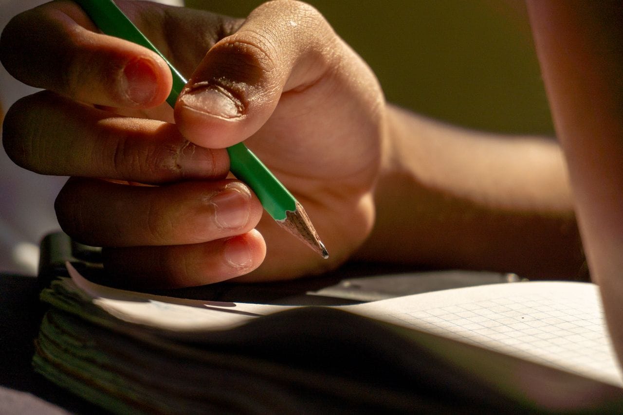 Student Pencil Grip - credit Elmedionoob